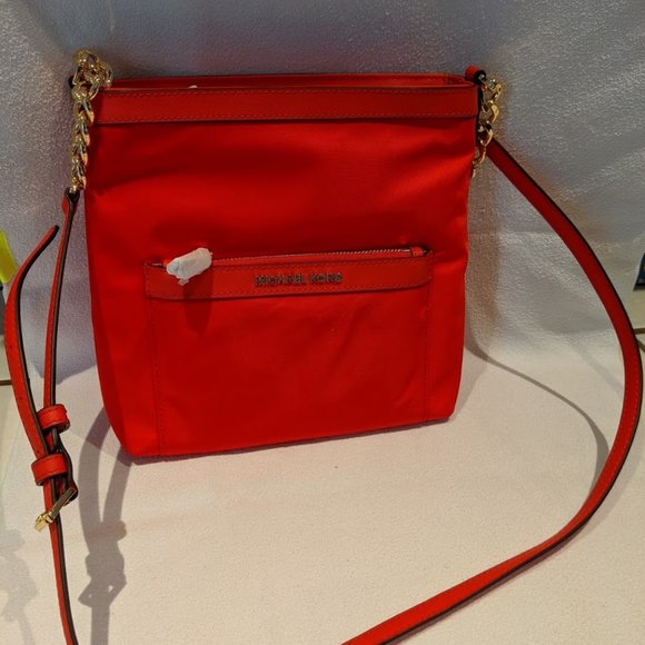 michael kors red messenger bag